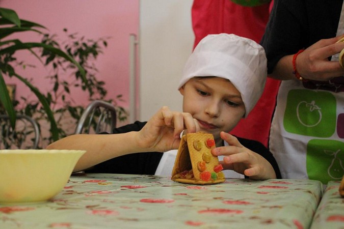 Маленькие кинешемцы изготовили пряничный домик фото 3