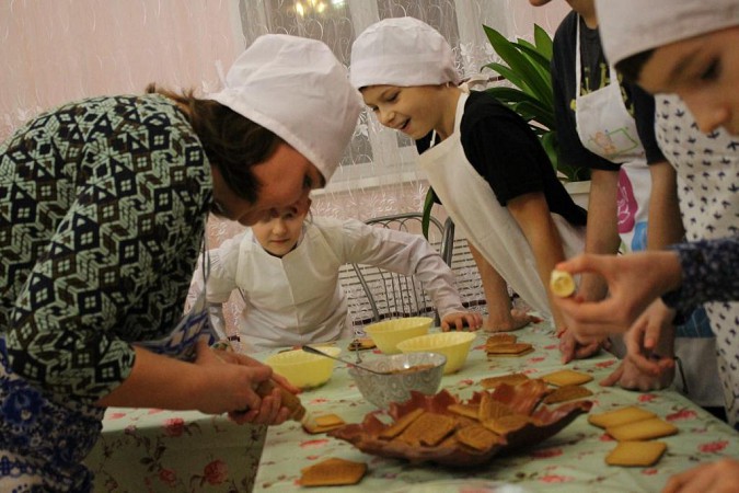 Маленькие кинешемцы изготовили пряничный домик фото 7