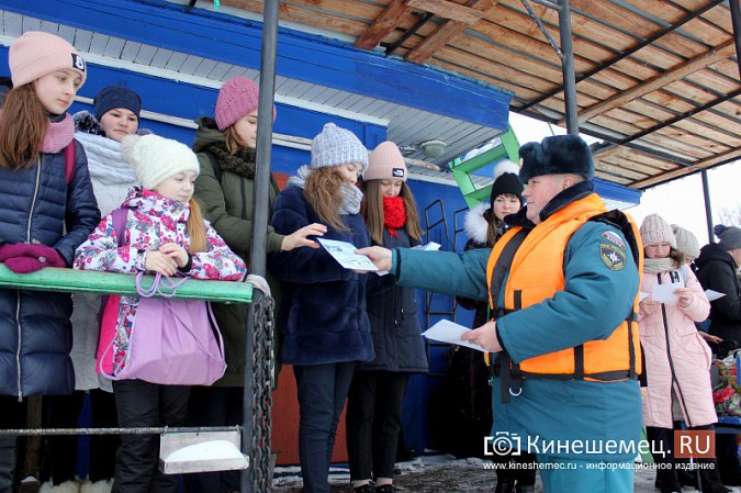 На Кинешемке тренировались спасать провалившихся под лед людей фото 4