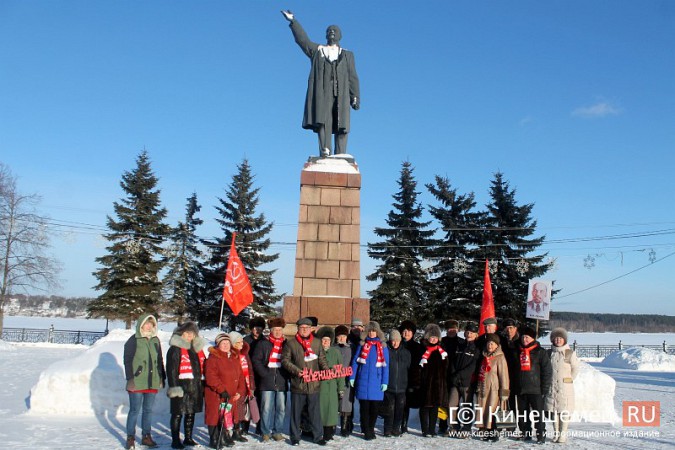 Кинешемские коммунисты почтили память Ленина фото 26