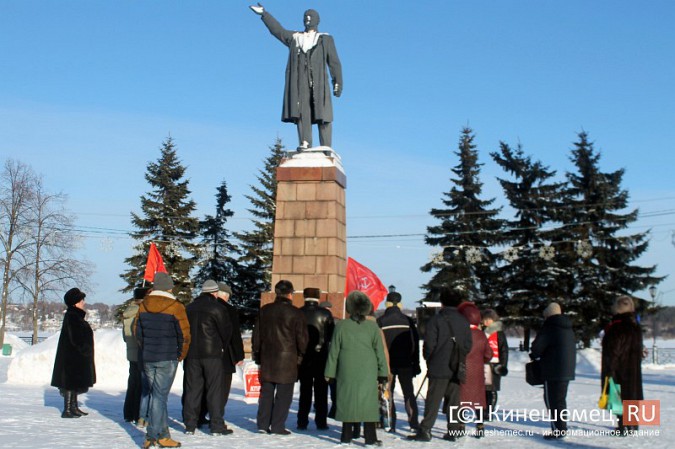 Кинешемские коммунисты почтили память Ленина фото 2