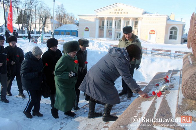 Кинешемские коммунисты почтили память Ленина фото 22