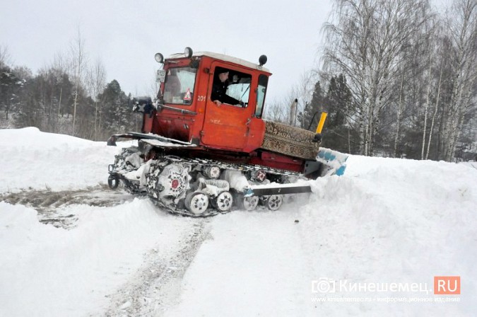 УГХ Кинешмы направило всю «живую» технику на расчистку города от снега фото 5