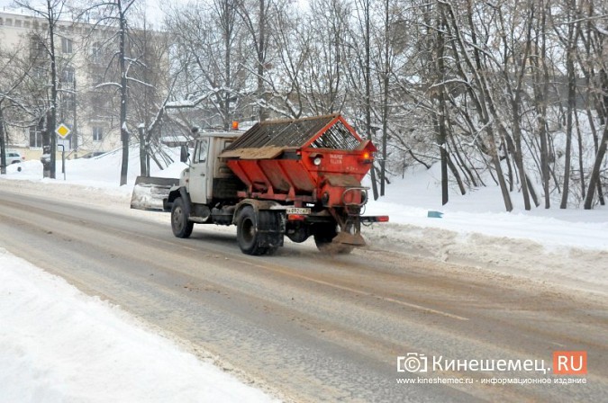 УГХ Кинешмы направило всю «живую» технику на расчистку города от снега фото 10