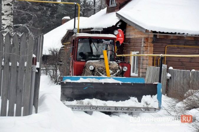 УГХ Кинешмы направило всю «живую» технику на расчистку города от снега фото 2