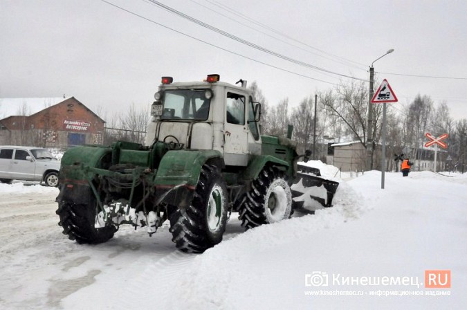 УГХ Кинешмы направило всю «живую» технику на расчистку города от снега фото 7