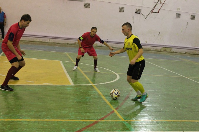 «Ветераны» терпят первое поражение в чемпионате Кинешмы по мини-футболу фото 10