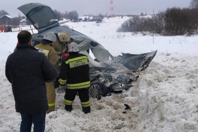 В Фурмановском районе иномарка врезалась в пассажирский автобус фото 6