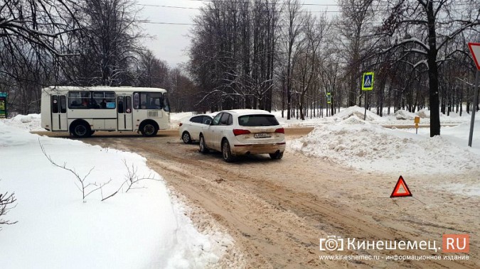 «Audi Q5» И «Kia Rio» столкнулись у кинешемского ГДК фото 4