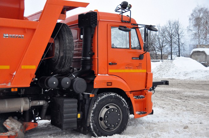 Кинешемские коммунальщики получили новую комбинированную машину фото 3