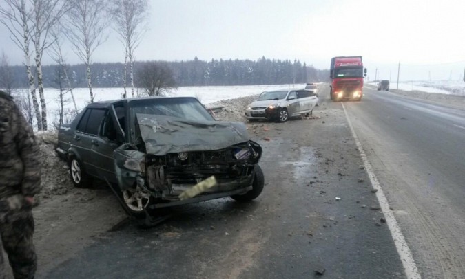 На трассе в Ивановской области столкнулись «Volkswagen» и «Hyundai» фото 2
