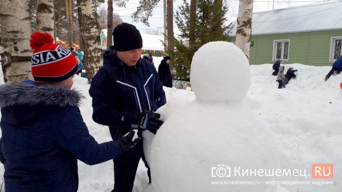 Битва снеговиков: в Кинешме прошел конкурс на лучшую скульптуру из снега фото 12