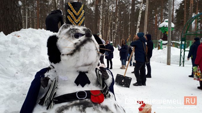 Битва снеговиков: в Кинешме прошел конкурс на лучшую скульптуру из снега фото 20