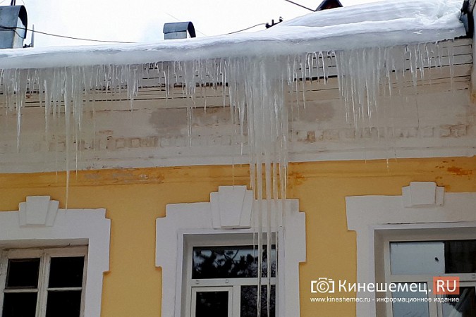 Ответственность за сосульки несут собственники зданий фото 3
