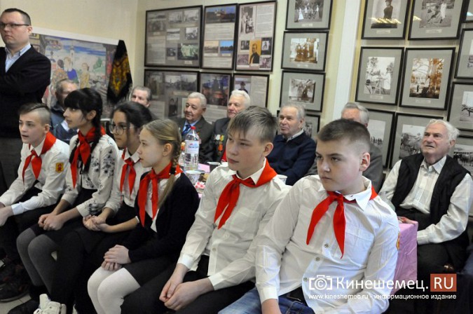 В Кинешме ветеранам вручили медали в честь 140-летия Сталина фото 13