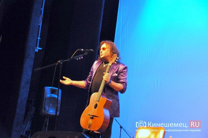 Виктор Зинчук выступил в Кинешме с юбилейным концертом фото 9
