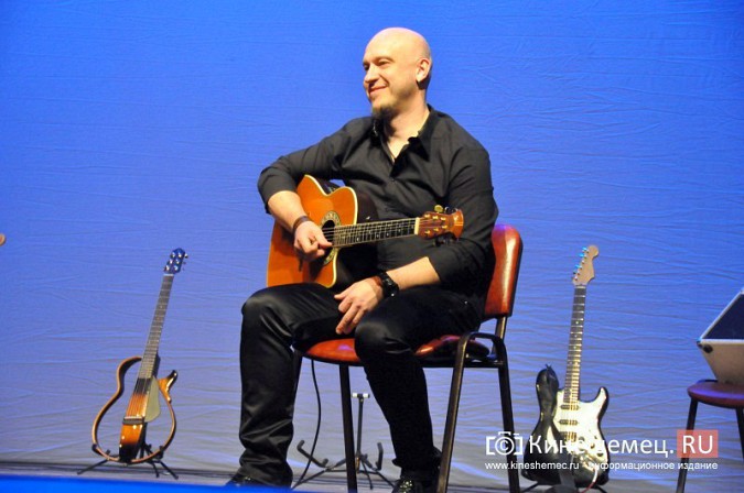 Виктор Зинчук выступил в Кинешме с юбилейным концертом фото 3