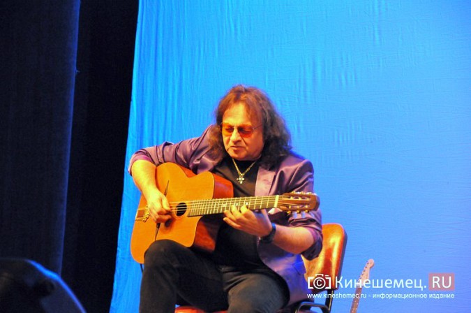 Виктор Зинчук выступил в Кинешме с юбилейным концертом фото 8