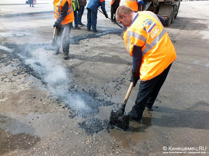 В Кинешме начали «жидкий» ремонт дорог фото 39