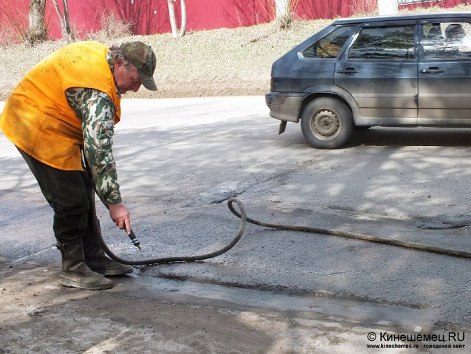 В Кинешме начали «жидкий» ремонт дорог фото 14