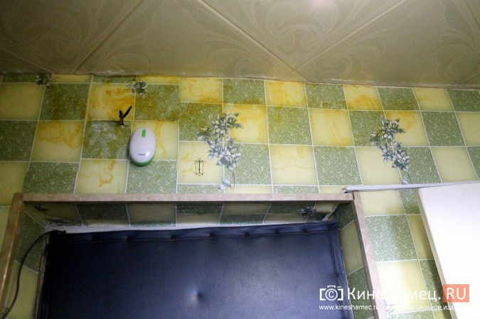 В Кинешме из-за прохудившейся крыши заливает несколько квартир многоэтажного дома фото 4