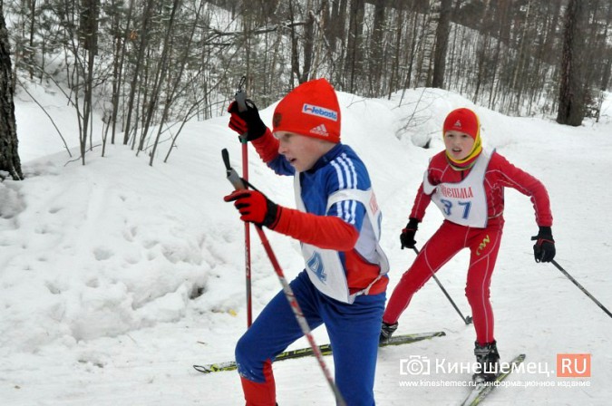 Сильнейшие лыжники Ивановской области вышли в Кинешме на старт «Весеннего марафона» фото 8