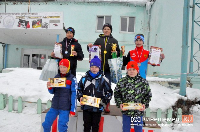 Сильнейшие лыжники Ивановской области вышли в Кинешме на старт «Весеннего марафона» фото 10