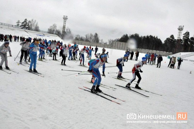Сильнейшие лыжники Ивановской области вышли в Кинешме на старт «Весеннего марафона» фото 12