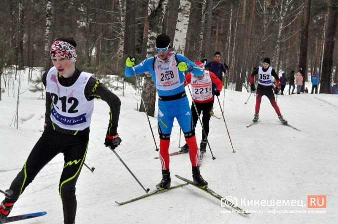 Сильнейшие лыжники Ивановской области вышли в Кинешме на старт «Весеннего марафона» фото 36