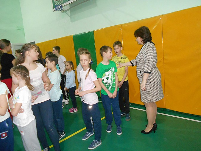 В Заволжском районе веселые старты сплотили школьников фото 3