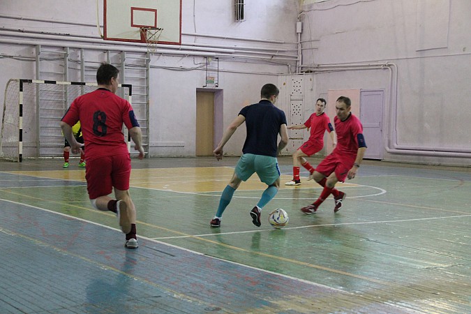 Судьба «золота» в чемпионате Кинешмы по мини-футболу решится в последнем туре фото 2