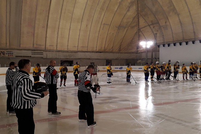 Чтобы обыграть кинешемских хоккеистов Старая Вичуга привезла мастеров фото 2