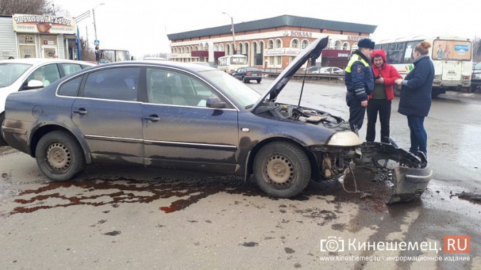 В Кинешме столкнулись «Volkswagen Passat» и «Renault Scenic» фото 2