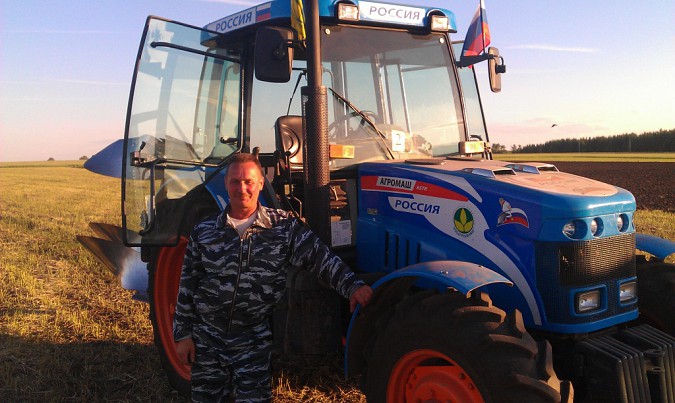 Ивановский тракторист глубоко вспашет ирландскую землю фото 2