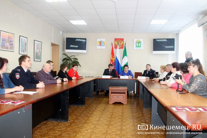 В Кинешме чествовали народных дружинников фото 4