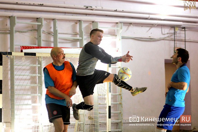«Вымпел» стал новым чемпионом Кинешмы по мини-футболу среди взрослых команд фото 14