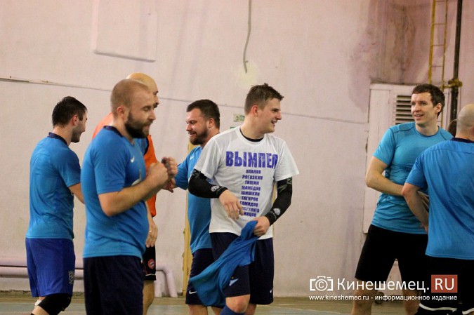 «Вымпел» стал новым чемпионом Кинешмы по мини-футболу среди взрослых команд фото 27