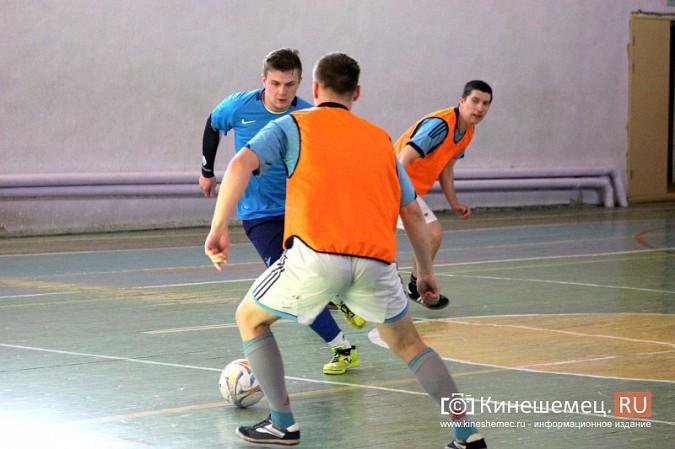 «Вымпел» стал новым чемпионом Кинешмы по мини-футболу среди взрослых команд фото 9
