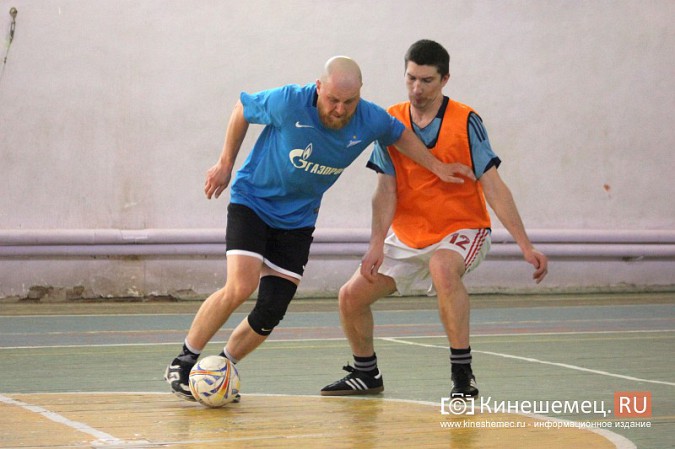 «Вымпел» стал новым чемпионом Кинешмы по мини-футболу среди взрослых команд фото 23
