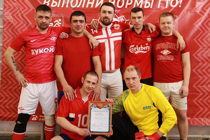 «Вымпел» стал новым чемпионом Кинешмы по мини-футболу среди взрослых команд фото 56