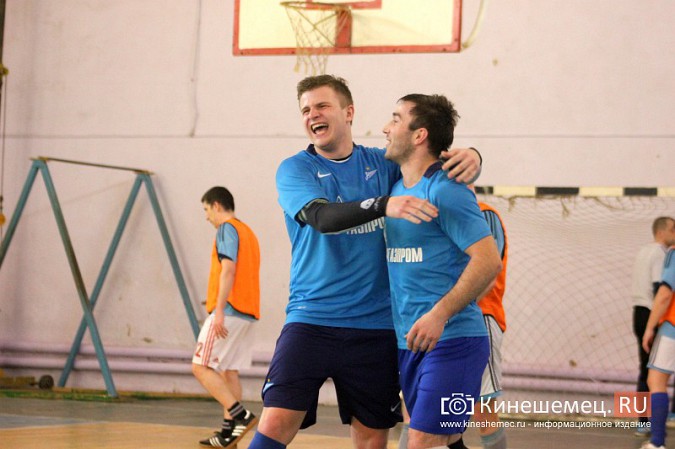 «Вымпел» стал новым чемпионом Кинешмы по мини-футболу среди взрослых команд фото 24