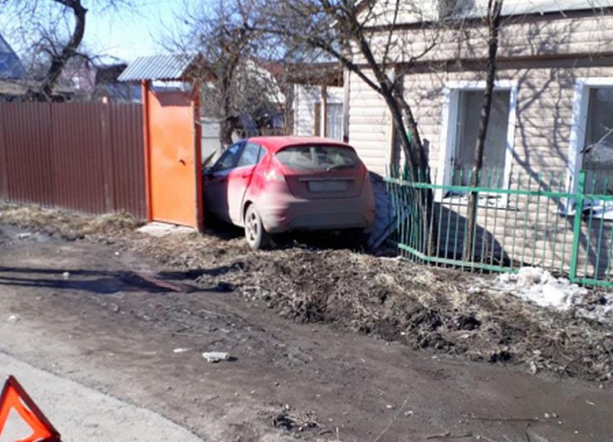 В Иванове по вине водителя автобуса «Ford» влетел в жилой дом фото 2