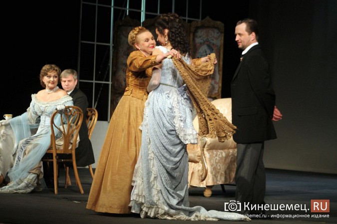 Костромской драмтеатр порадовал кинешемцев спектаклем «Женитьба Белугина» фото 28