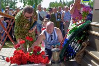 В Кинешме в День ВДВ на открытие памятного знака пришли родные погибших на Украине десантников