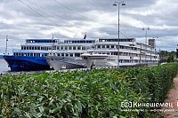 К причалу Кинешмы подошли сразу три комфортабельных теплохода