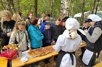 В центральном парке Кинешмы школьников знакомили с разными профессиями