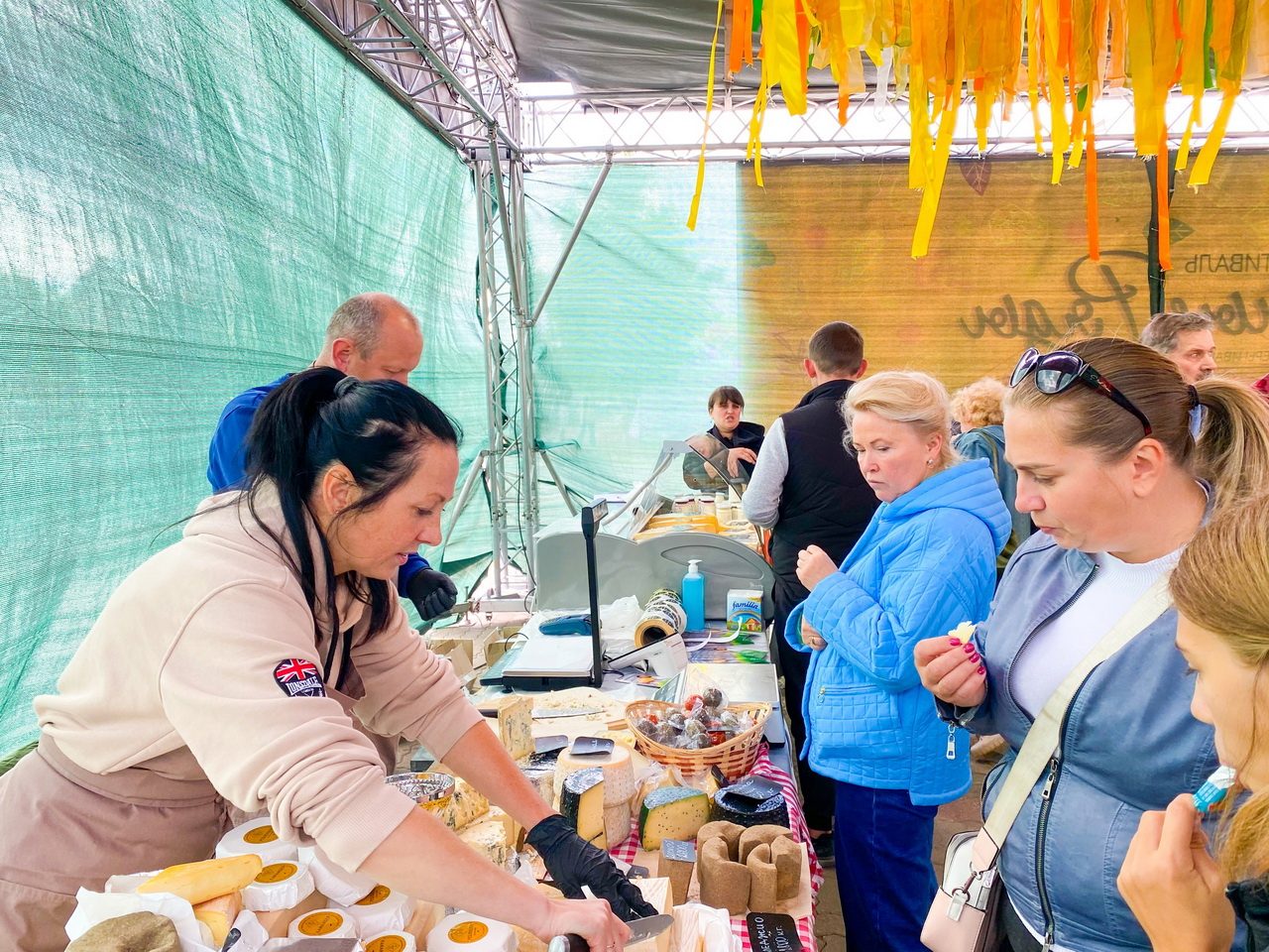На «Сырных рядах» в Иванове свою продукцию представили более 25 сыроваров из разных регионов