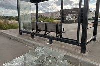 В Кинешме вандалы разгромили новую остановку на «Автоагрегате»