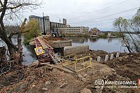 На мосту через Казоху подрядчик начал забивать сваи