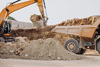 Карьерный песок: характеристики, виды, применение